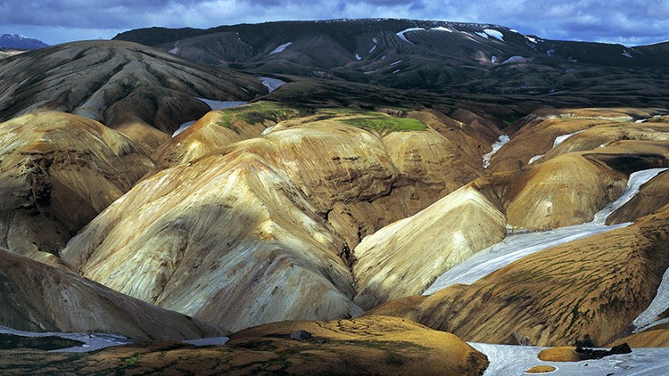 http://beautifulplacestovisit.com/regions/landmannalaugar-iceland/
